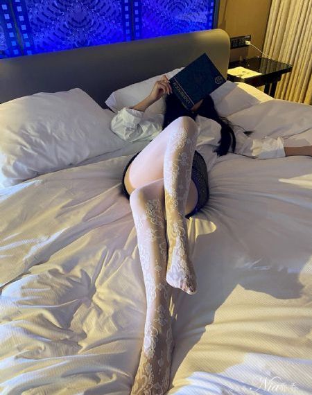 免费观看性生交大片两女一男