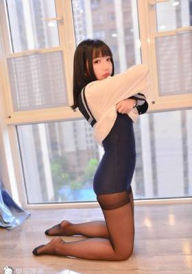 女女女