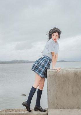 理伦片漂亮的女教师